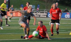 Lori Lindsey scores her first goal for the Independence