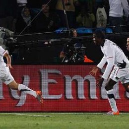 Altidore to Dempsey… saved! DONOVAN!!!
