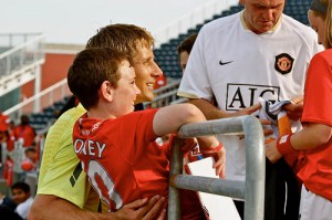 van der Sar takes time out