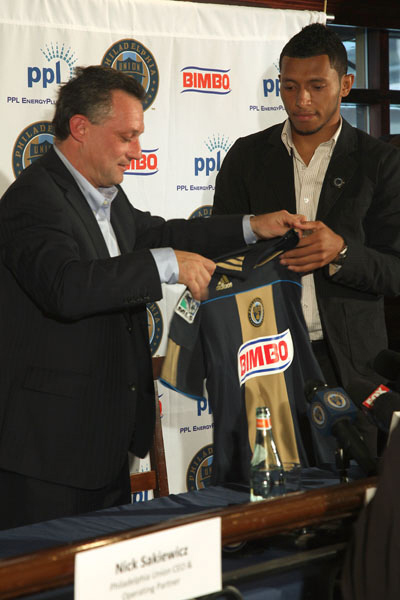 Valdes presented with his jersey