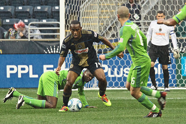 Amobi Okugo