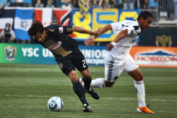 Ruiz tries to make something happen