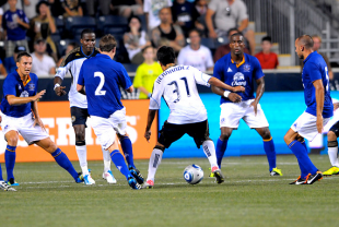 Union sign Cristhian Hernandez