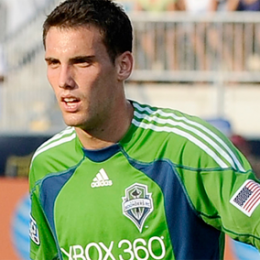 Philadelphians Abroad: Seamon takes the field for Seattle