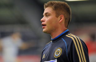 Union sign midfielder Alex Mendoza