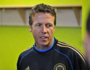 The Hackworth press conference: Adu, Valdes, Carroll captaincy, left back and more