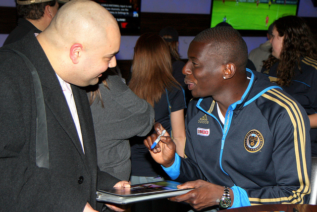 Bakary Soumare checking the spelling