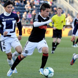 Roger Torres tried to work his way through the Pumas