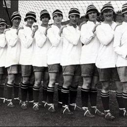 First women’s soccer team in Philly, 1922