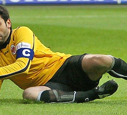 Union acquire goalkeeper Oka Nikolov