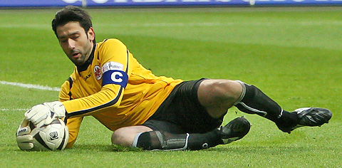 Union acquire goalkeeper Oka Nikolov