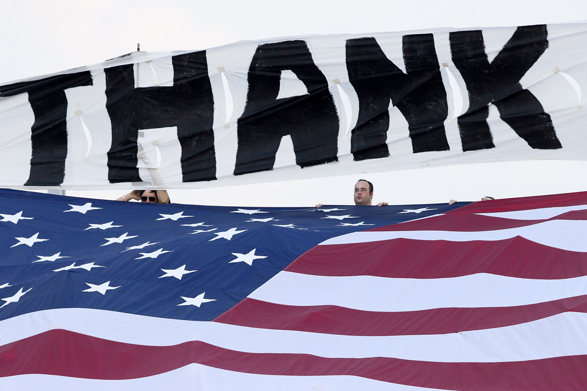 Fans, Flag