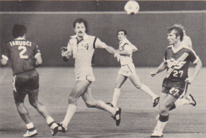 Frank Worthington (No. 14) against Washington Diplomats